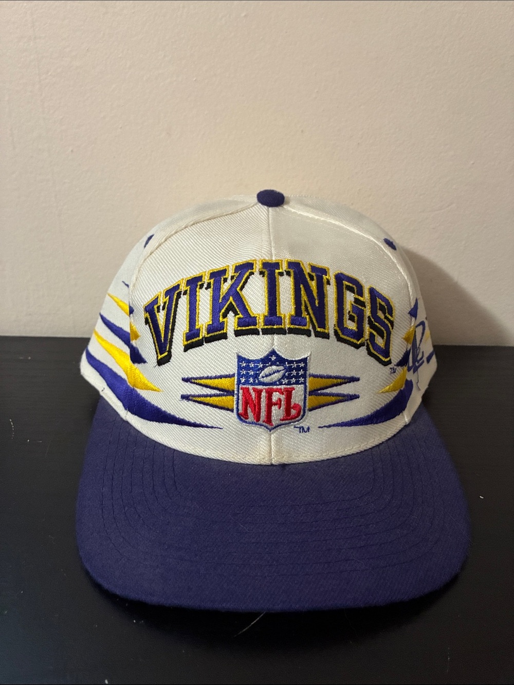 vintage 1990s Logo Athletic Minnesota Vikings diamond cut size All-size